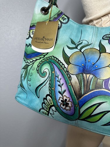 Borsa a mano Anuschka in pelle dipinta a mano - Nuova con etichette - Viola e fiori d'acqua - Foto 4 di 19
