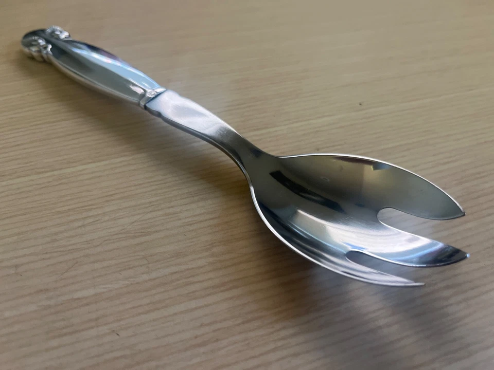 Вилка сервировочная для салата среднего размера Georg Jensen Bittersweet серебро высшей пробы 7 3/4 дюйма - Изображение 3 из 4
