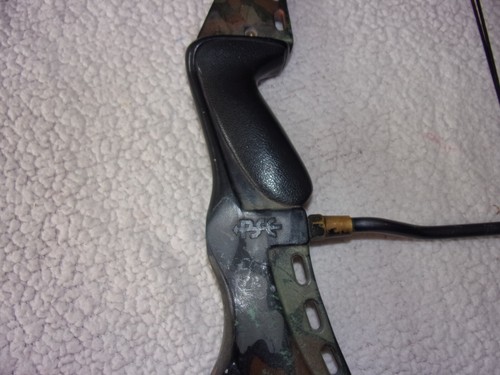 PSE Game Sport Compound Bow - Picture 16 of 17