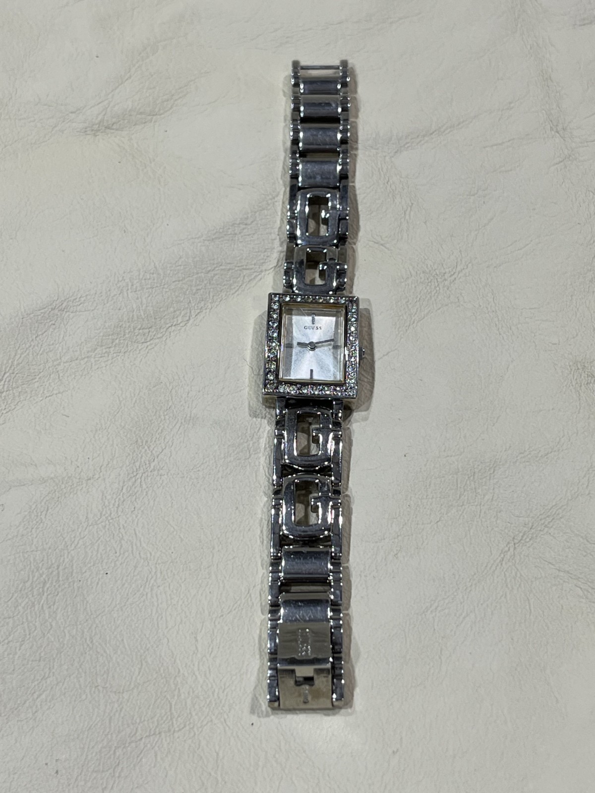 Ladies Rectangular GUESS Wristwatch U90024L1 - image 2