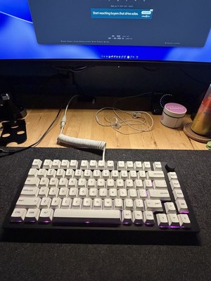 Custom Glorious GMMK PRO Mechanical Keyboard