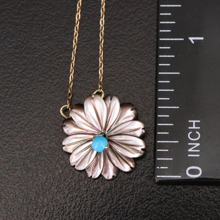 Collar Colgante Vintage Cadena 18K con Madreperla Tallada 14K y Turquesa Foto 2 de 4