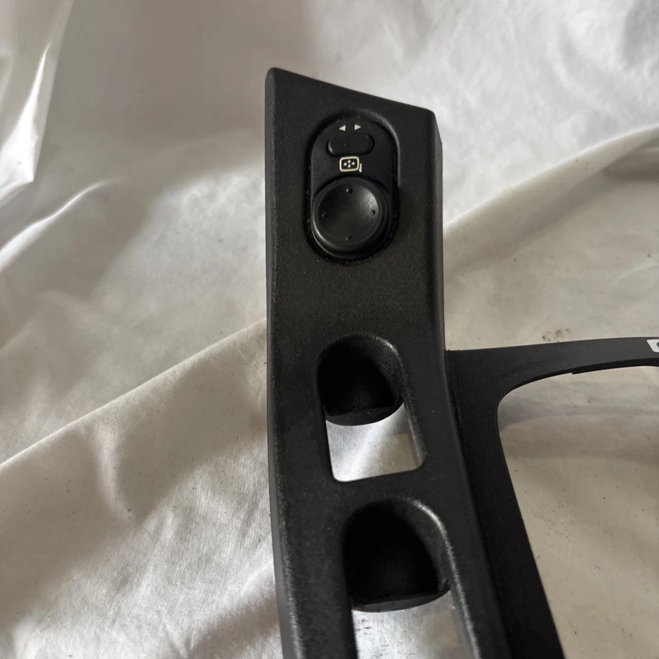 Borde de bisel de palanca de cambios central Saturn Vue 2002-2005 con interruptor de control de ventana y espejo retrovisor Foto 2 de 4