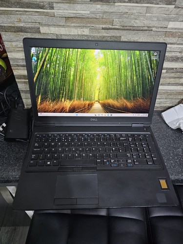 K504 Dell Latitude 5591 15.6" i5-8400H 2.50GHz 32GB Ram 512GB SSD Win 11 Laptop - Afbeelding 2 van 18