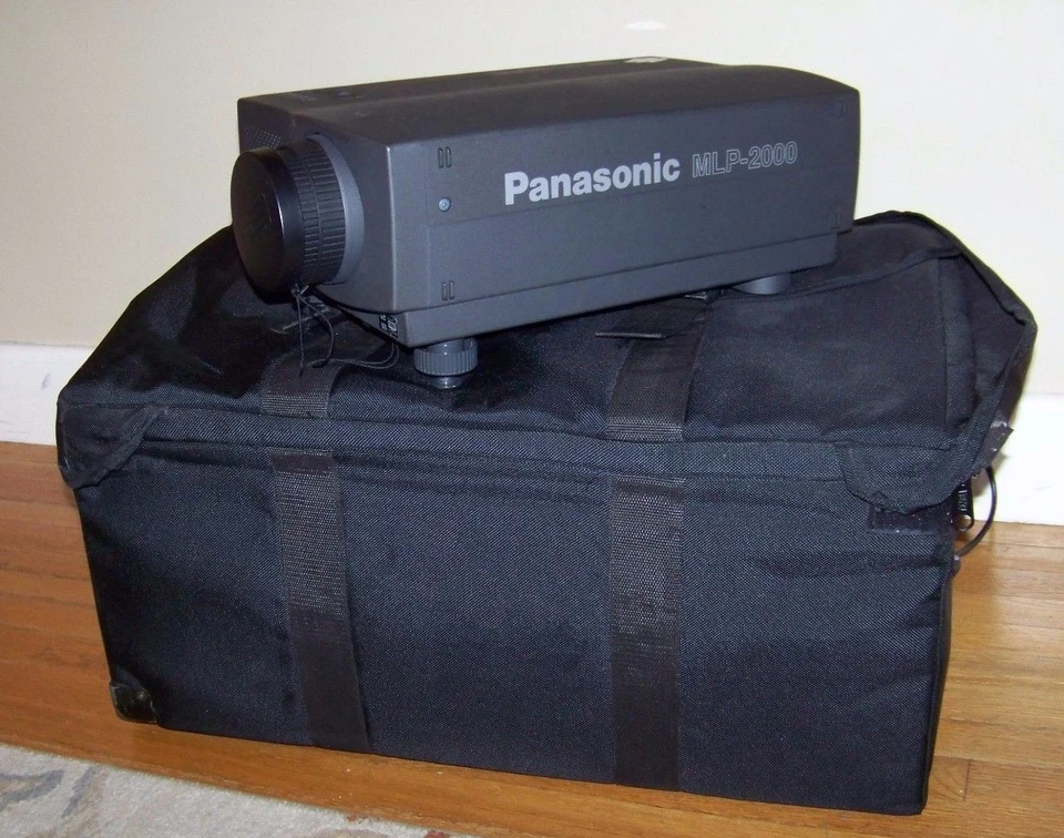 Panasonic MLP2000 MLP 2000 LCD Projector Commercial Movie Video Projector - Image 2 of 4