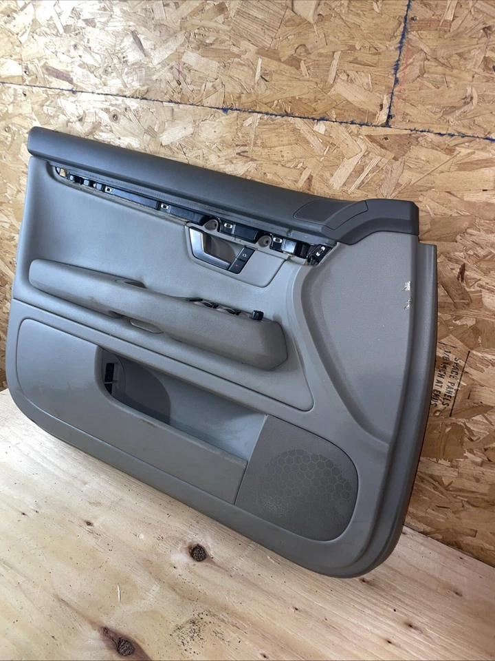 Panel de puerta interior delantero izquierdo lado del conductor Audi A4 2005-2008 sedán Foto 3 de 4
