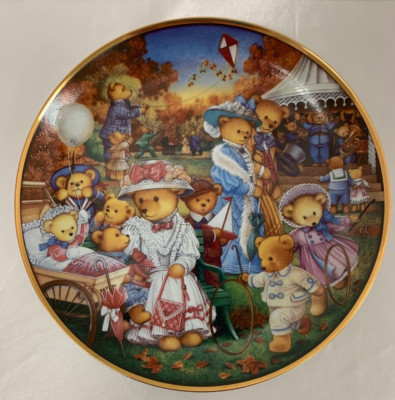 Franklin Mint Limited Edition 'Teddy Bear Outing' by Carol Lawson