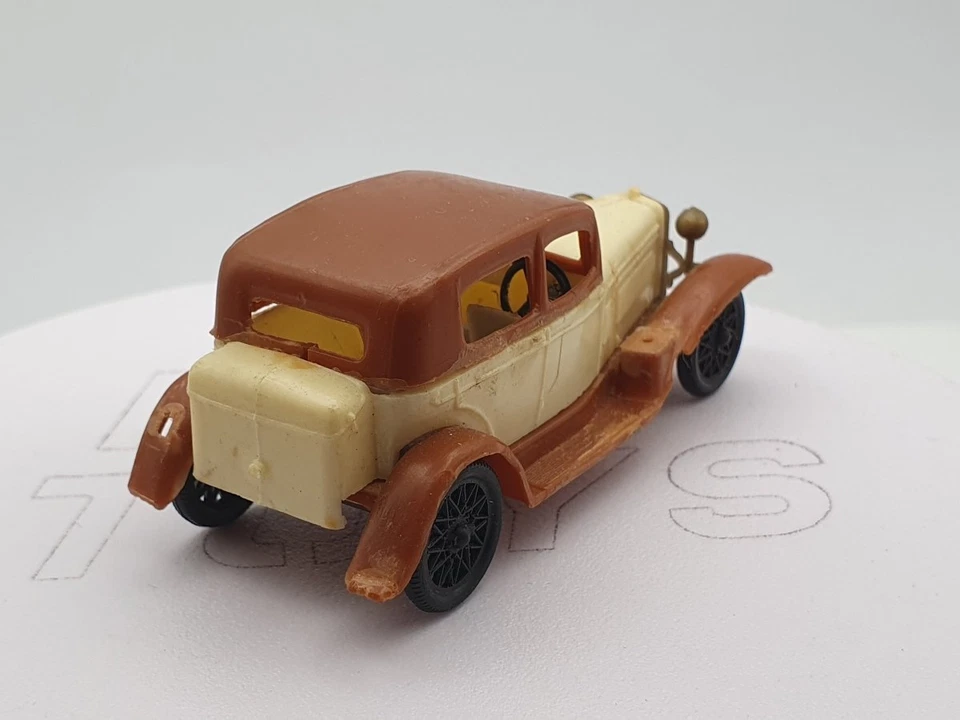 Alfa Romeo 6C 1750 1930 Injecta Plastic 1/55 - Immagine 2 di 2