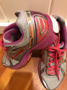 road runner sports brooks adrenaline