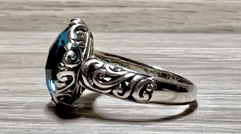 Anel de coquetel feito à mão de prata esterlina briolette azul quartzo rolado, tamanho 8 - Imagem 4 de 4