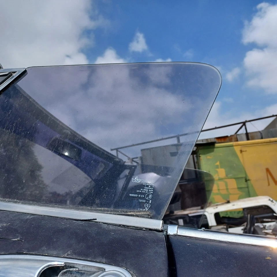 Alfa Romeo Spider 1982-90 • Cristal puerta "Sicursivo" original. Tinte izquierdo usado Foto 3 de 4