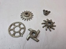Vintage HW-1590 Tab-L- top Universal Deluxe Food & Meat Chopper Parts Blades