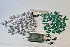 Mixed Lot Of 105 VTG Plastic Army Men Green Gray Soldiers, Tank, Accessories