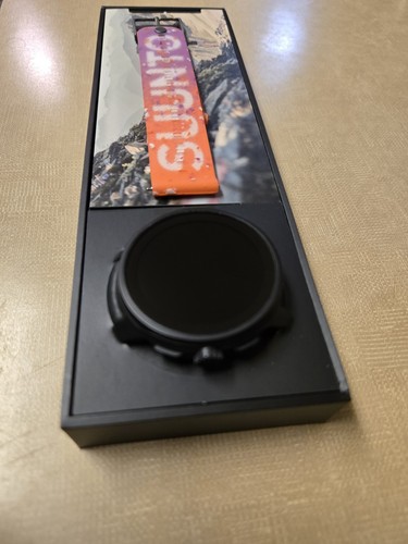 Suunto Race S GPS Smart Watch - Picture 4 of 6