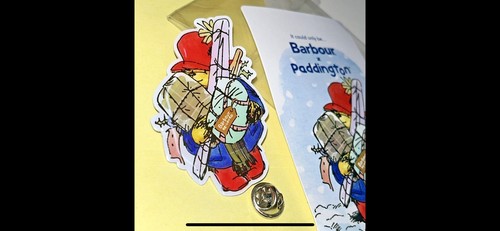 GENUINE Origina BARBOUR PADDINGTON X BEAR enamel, alloy, Pin Badge Cute gift - Foto 20 di 24