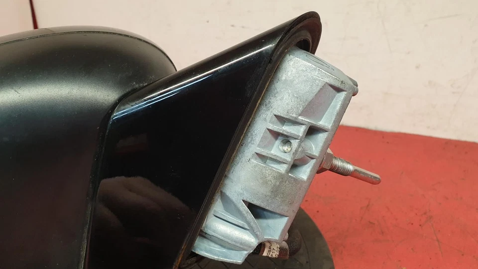 PEUGEOT 508 DOOR MIRROR DRIVERS SIDE OFFSIDE RH WING 2012 5 DOOR ESTATE - Image 3 of 4