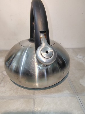 Calphalon 4402 Stainless Steel 2 Quart Whistling Tea Kettle Tea Pot