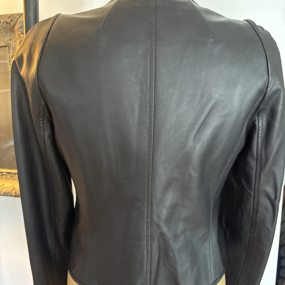 Chaqueta de cuero negra St John Knits Napa caviar/forro de seda a rayas talla 8 Foto 4 de 4