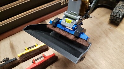 JAPP Huina Bagger 1580 oder 1550 Staubpfanne und 100mm Bürste