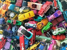 50 DIFFERENT RANDOM KINDER SURPRISE MODEL CARS VEHICLES 1:87 H0 / 1:160 N