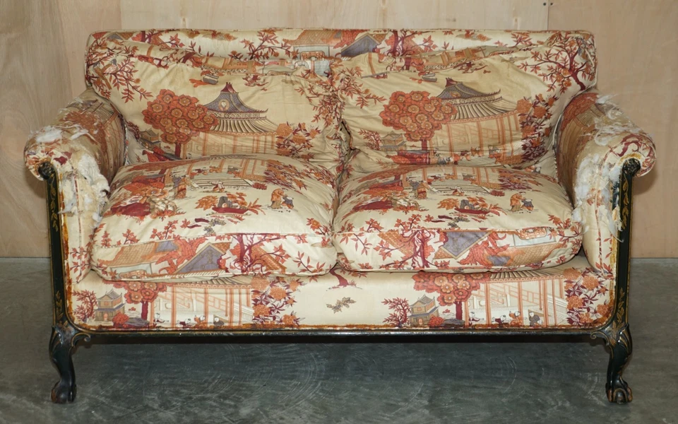 ANTIGO SOFÁ HOWARD & SONS MOVIMENTO ESTÉTICO GARRA E PÉS DE BOLA CHINOISERIE FABIC - Imagem 3 de 4