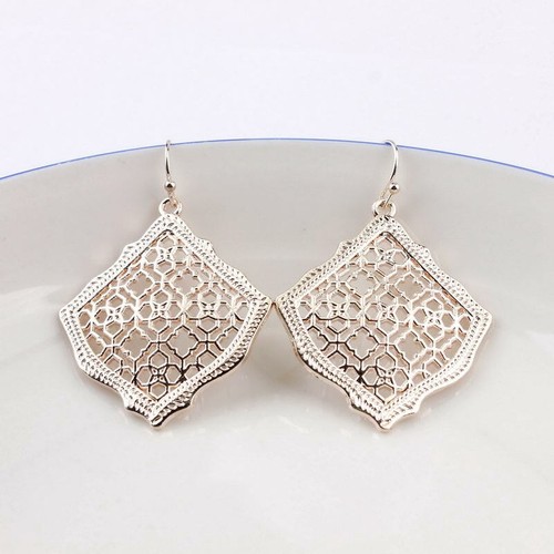 Orecchini Gancio Filigree Floreali Geometrici Openwork Aquilone Donna Moda Gioielli - Foto 22 di 23