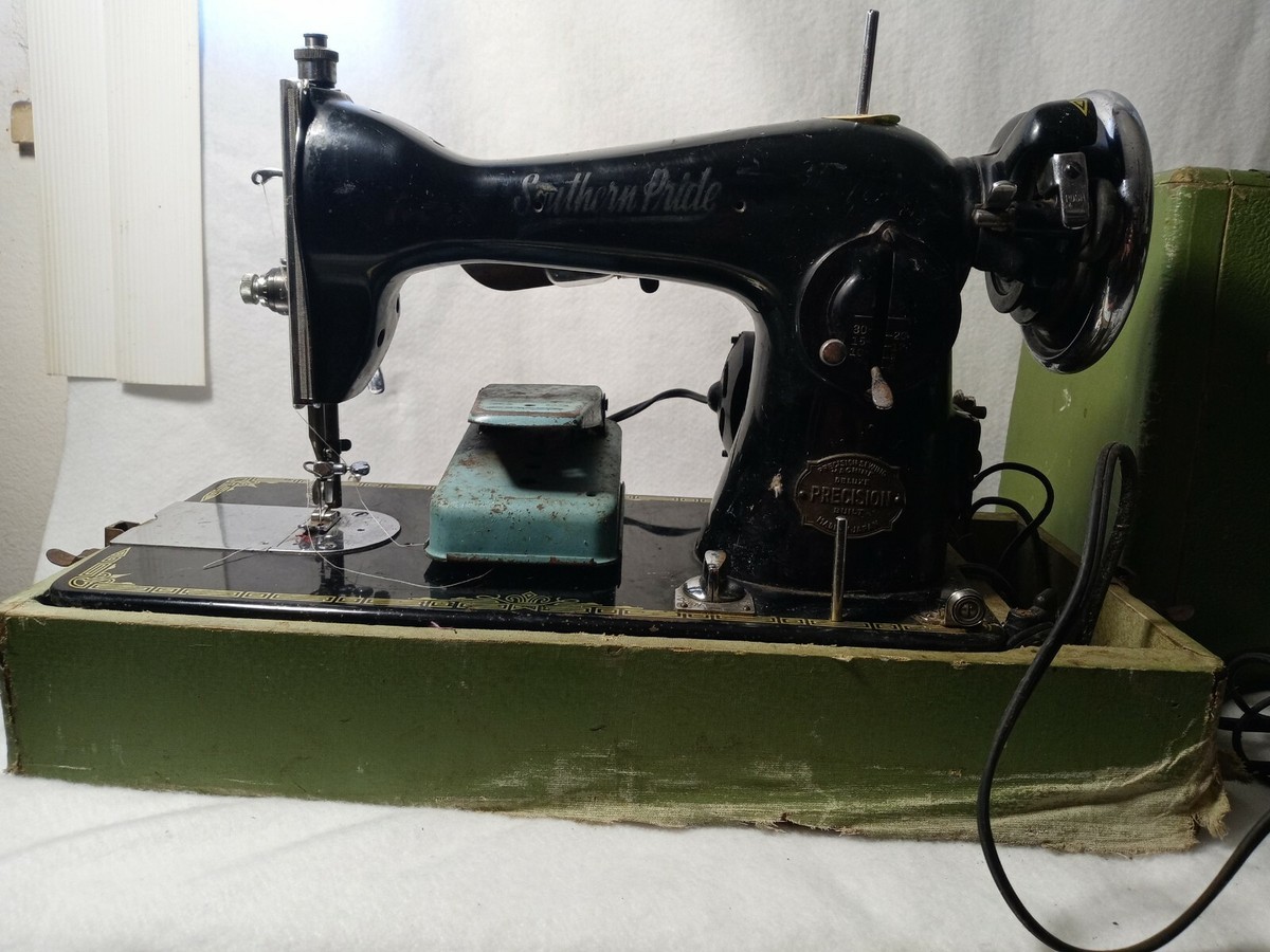 Vintage Hilton Super Deluxe Precision Sewing Machine. Needs belt