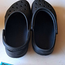 Crocs Classic Clog Sandal Black Men’s US 11 Slip-On Synthetic Upper