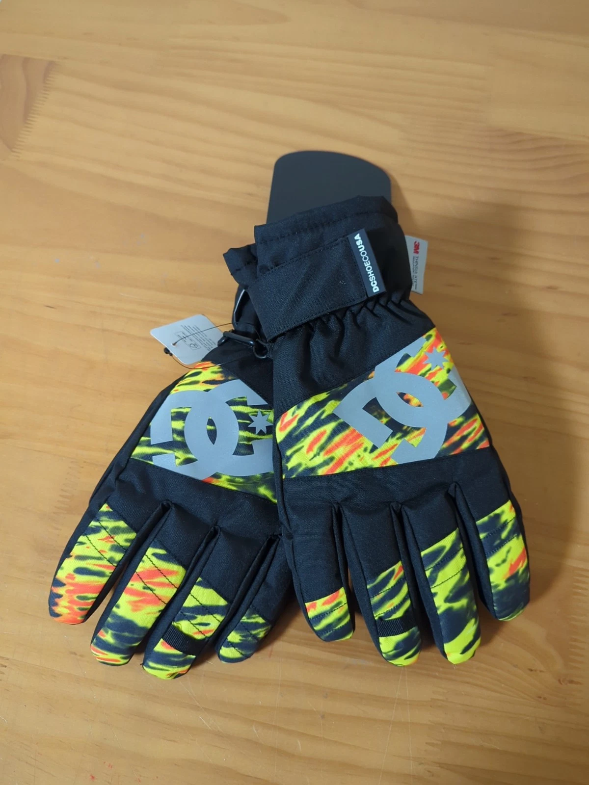DC Shoes Gloves Fleece Lined 3M Thinsulate Ski Snowboard L/XL New NWT