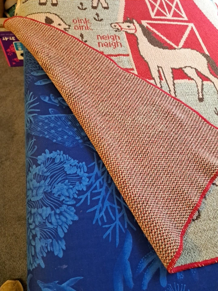 Cobertor de bebê animais de fazenda por Green 3 coleção feita nos EUA perfeito vermelho Lovey Throw - Imagem 2 de 2