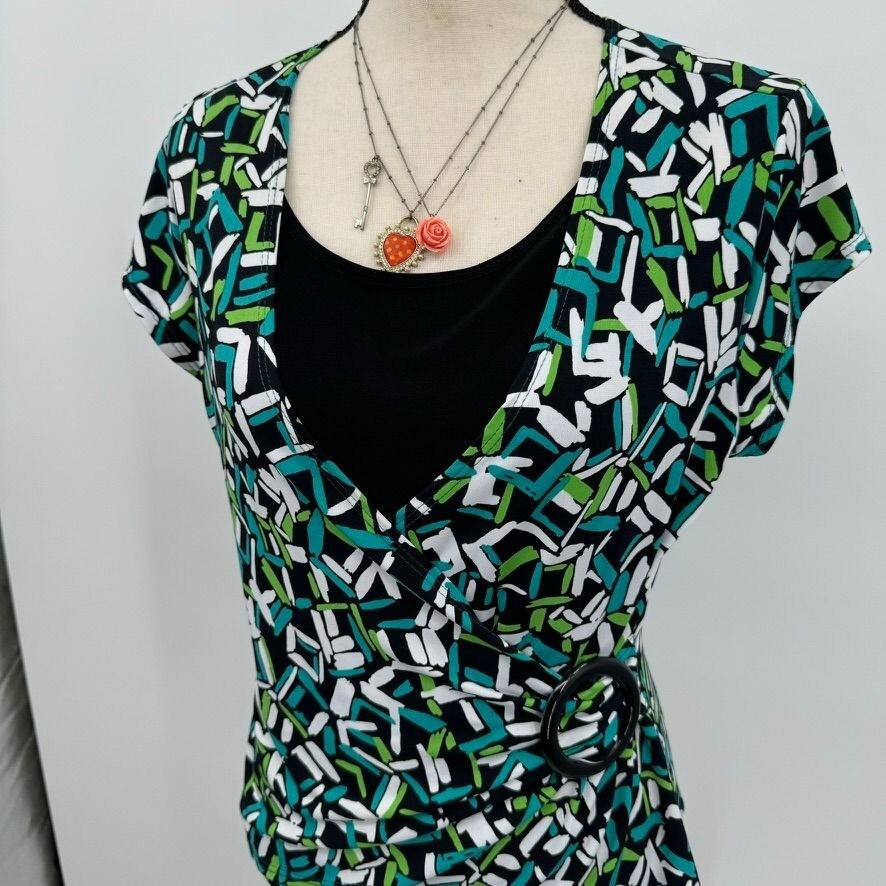 notations petite v-neck patterned blouse - image 3