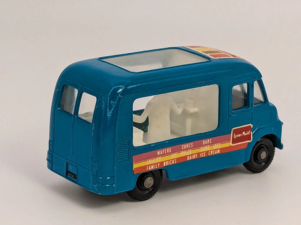 Vintage Original 1963 Matchbox Lesney #47B Commer Ice Cream Canteen w/ D Box - Image 3 of 4