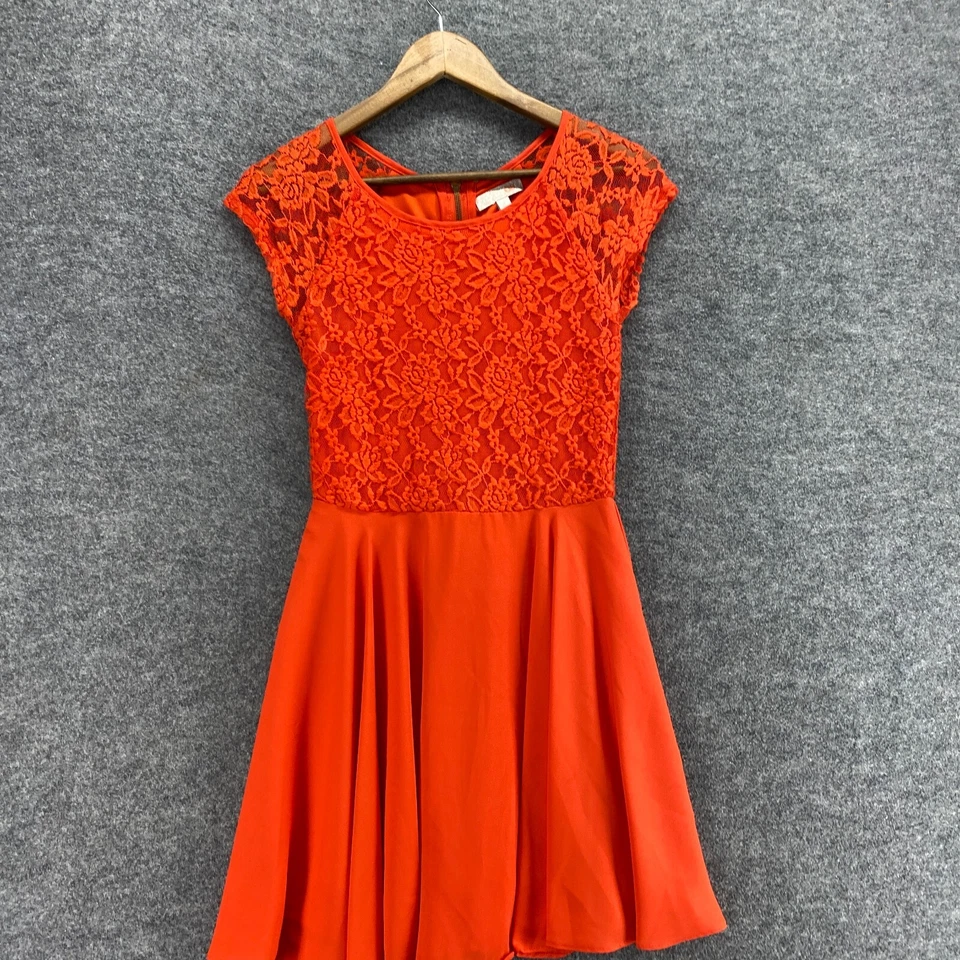 GB Dress Women 3 Red Floral Crochet Sheath Short Lined Zipper Short Sleeve - Image 3 of 4