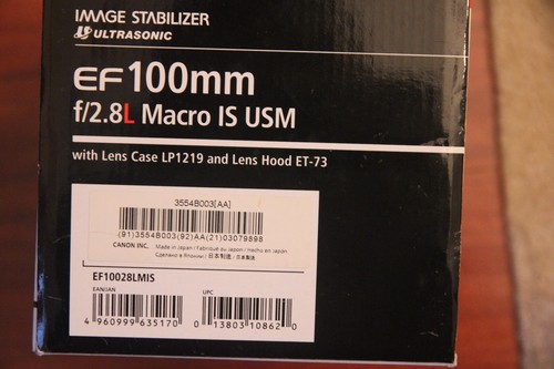 Canon EF 100mm F/2.8L Macro IS USM (NEW, HAS THE BLACK LINE ON THE PINS) - Foto 1 di 12