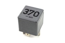 8D0951253 1x Relais 370 Seat Skoda Audi Volkswagen a3 golf 5 touran Passat Leon