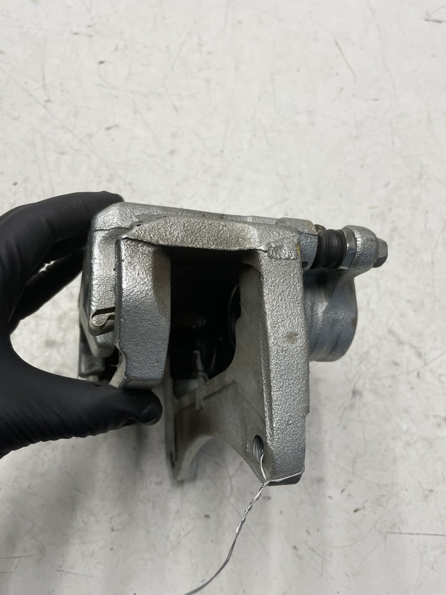 Stfuぺージ Front Left Brake Caliper 2022 Subaru Forester 26292-SJ011