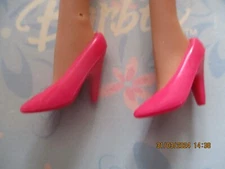 BARBIE DOLL / PAIR OF SHOES: BOOTS, PUMPS ....... (2396)