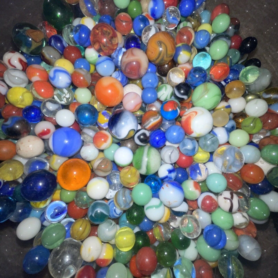 Vintage Marbles Akro Agate Peltier Uranium, Lot Of 30, random, One shooter - Image 2 of 2