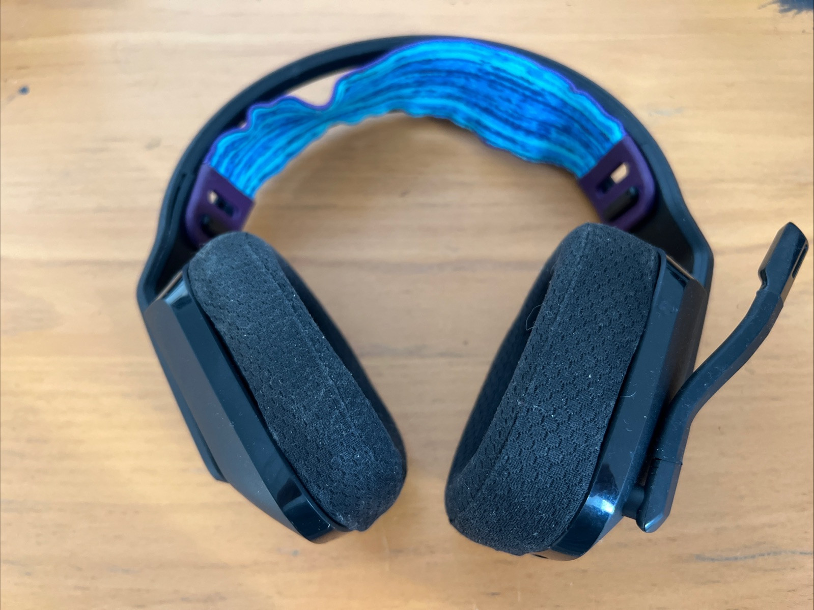 *NO DONGLE/RECEIVER* Logitech G535 Wireless Gaming Headset UNTESTED FOR PARTS
