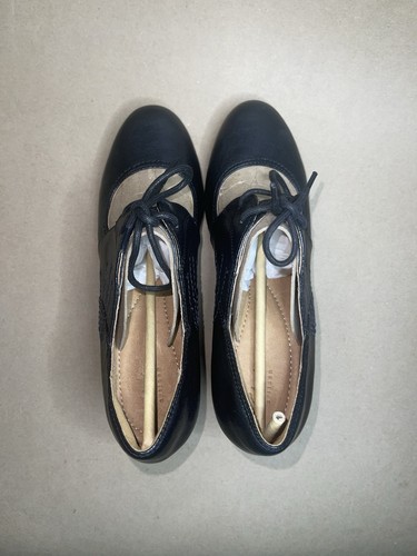 Clarks Shoes Women's Size 10M Black Lace Up Tie Up Leather Heels Work Academia - Picture 5 of 13