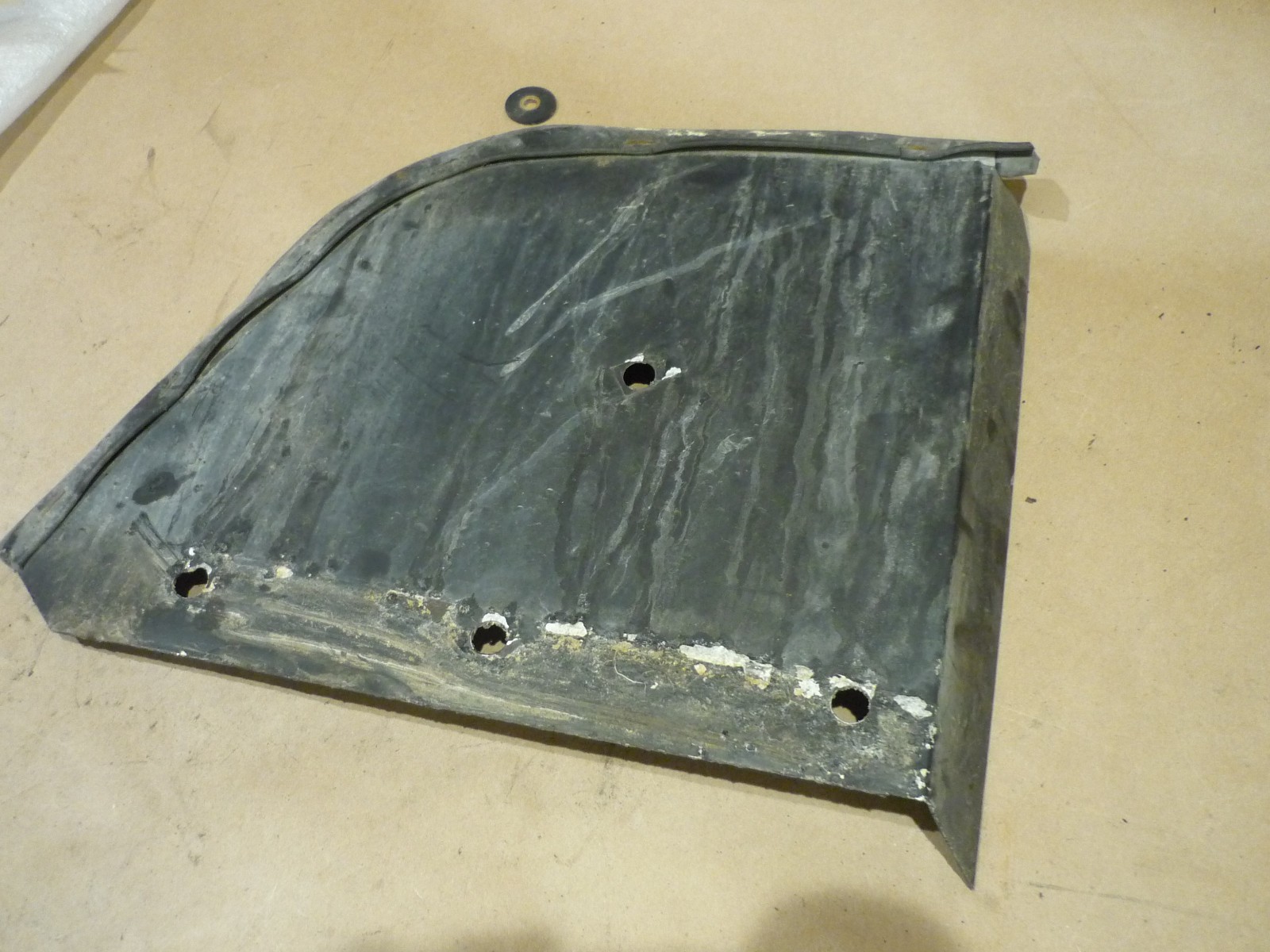 Ferrari 208,308 - LH Front Gravel Guard Standard - P/N 60298403