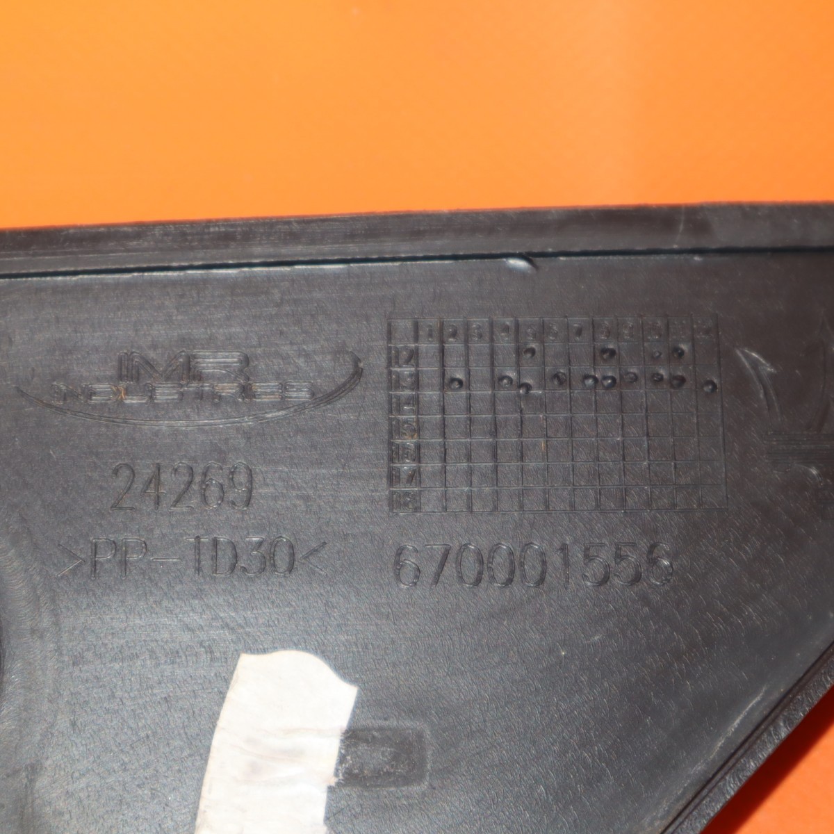 MASERATI QUATTROPORTE HEADLIGHT SUPPORT COVER 2013 2014 2015 2016 670013524