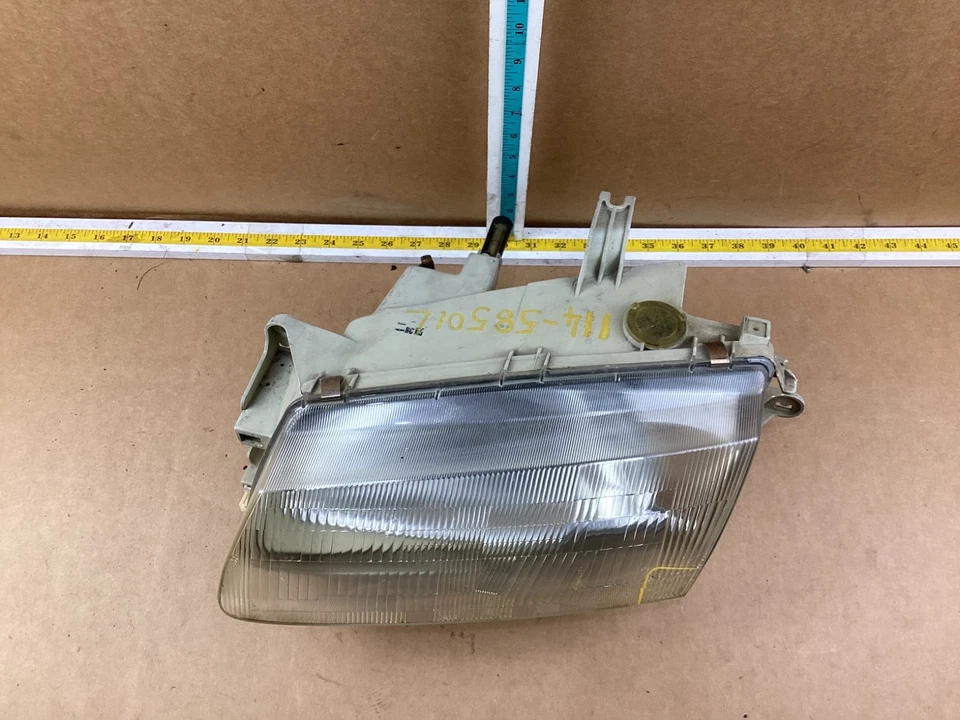 Передняя левая фара в сборе со стороны водителя для Mazda Protege 1995-1996 годов выпуска - Изображение 4 из 4