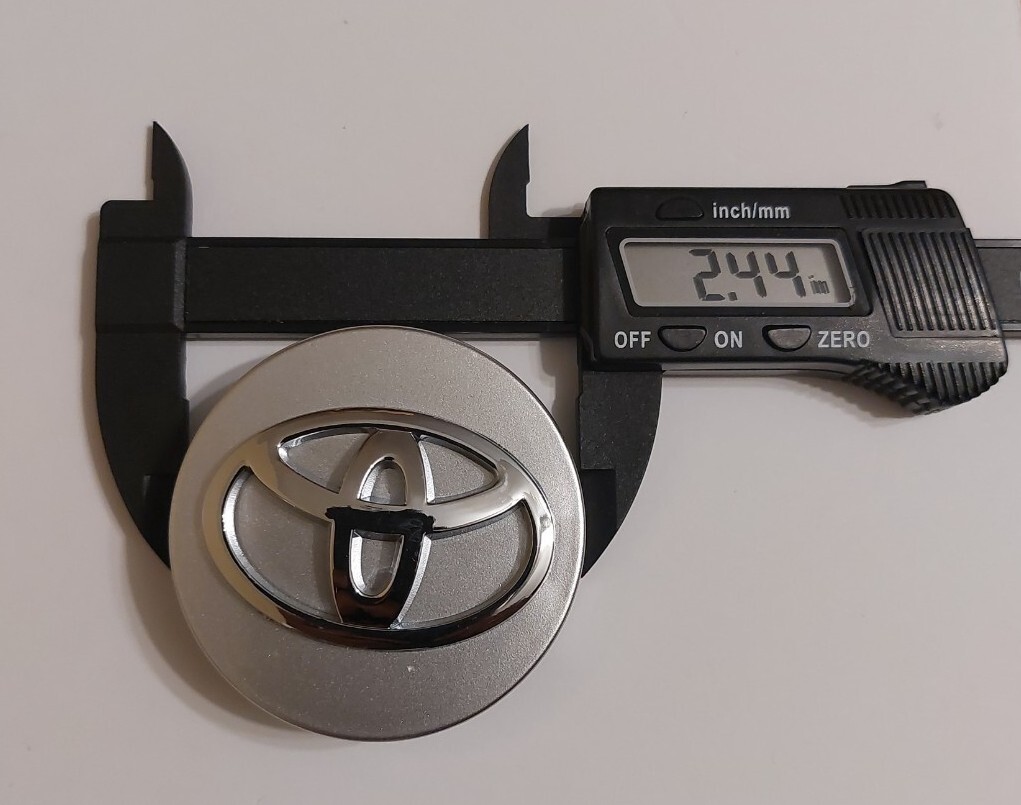 (4) TOYOTA Camry Rav4 Sienna WHEEL CENTER CAPS SILVER/CHROME 62MM Set