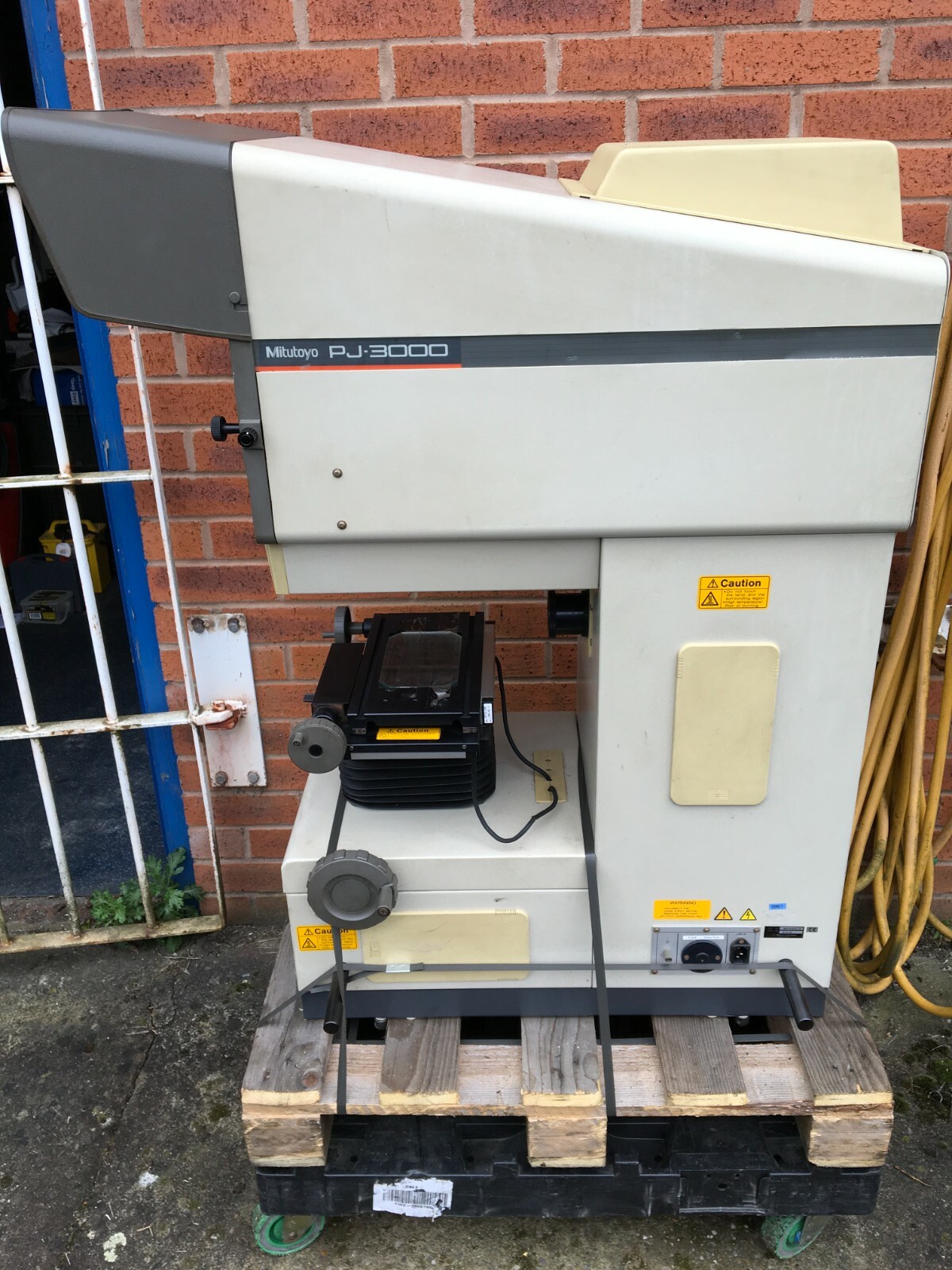 MITUTOYO OPTICAL PROJECTOR (SHADOWGRAPH) PJ3000 | eBay UK