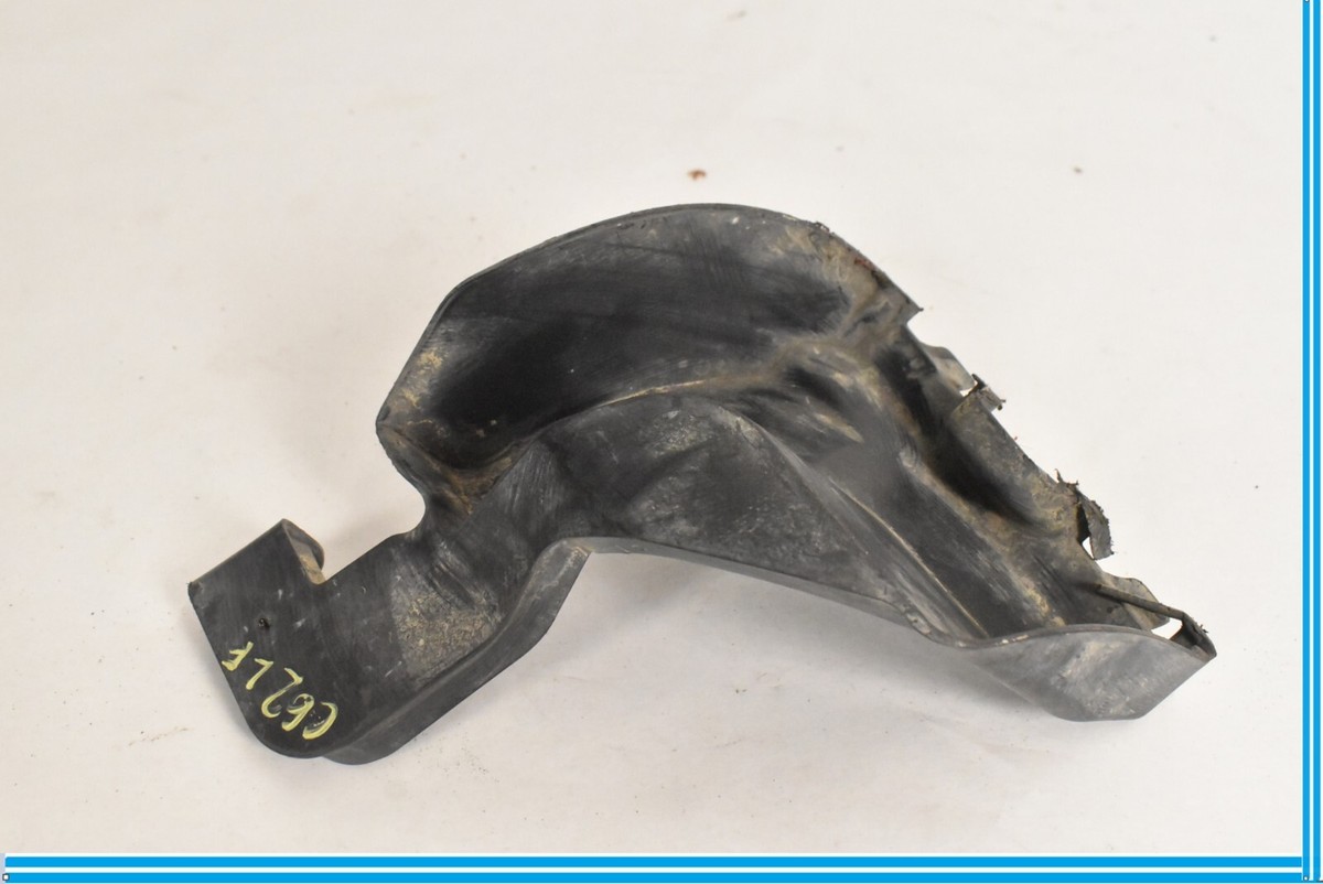 08-11 Mercedes W204 C300 Front Left Bumper Wheel Arch Joint Cover 
