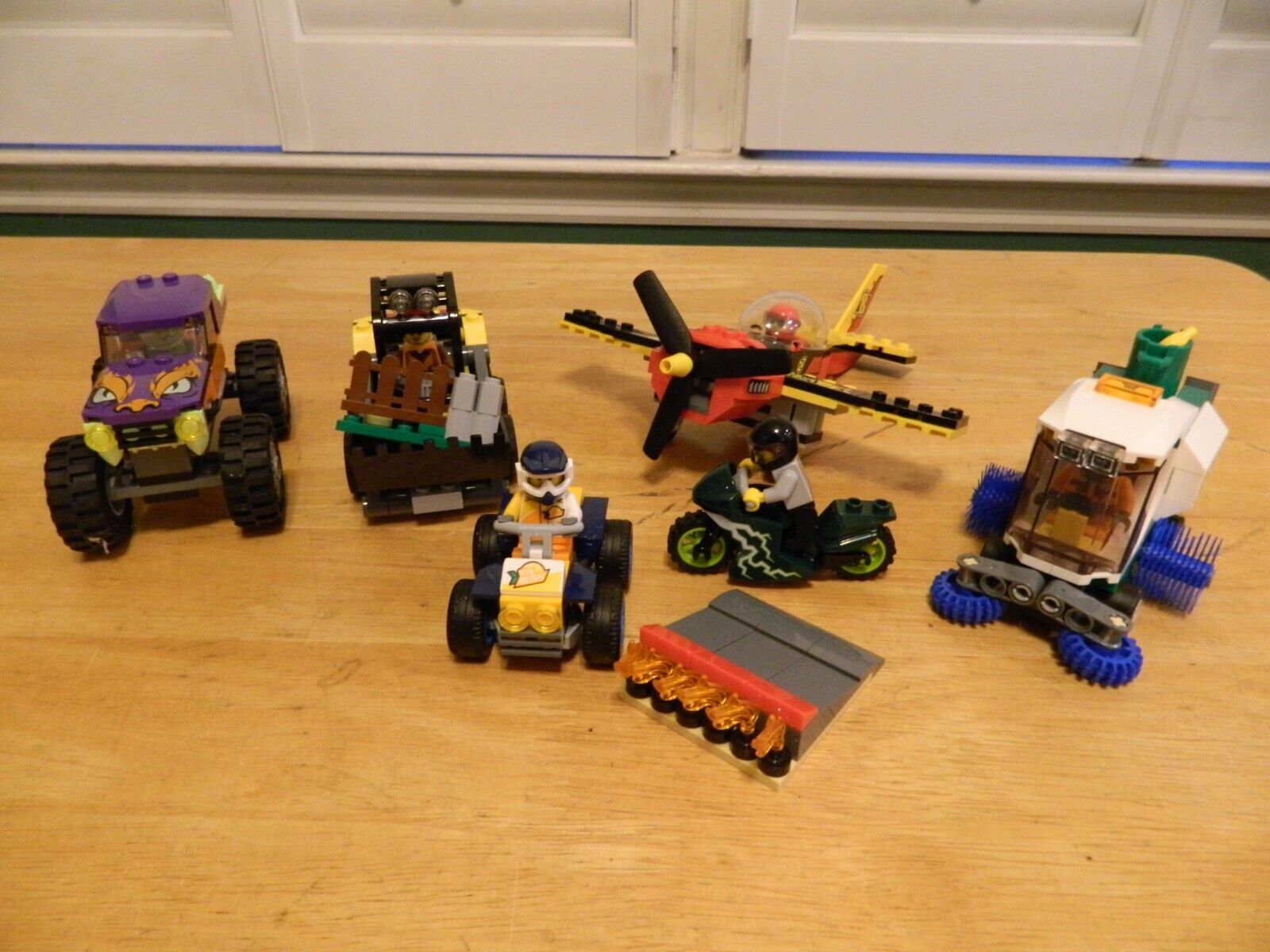 Lego City Lot of 5: 60144, 60255, 60251, 60249 & 60219 100% Complete READ!!