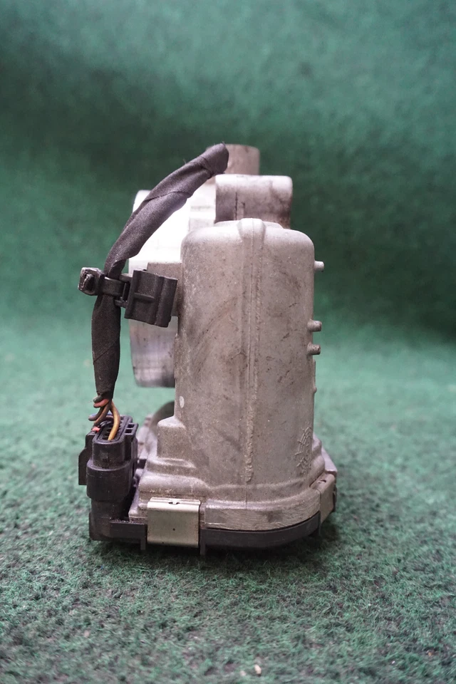 Dodge Charger 2017 3,6 L carrocería del acelerador OEM 05184349AC 75.231 millas Foto 2 de 4