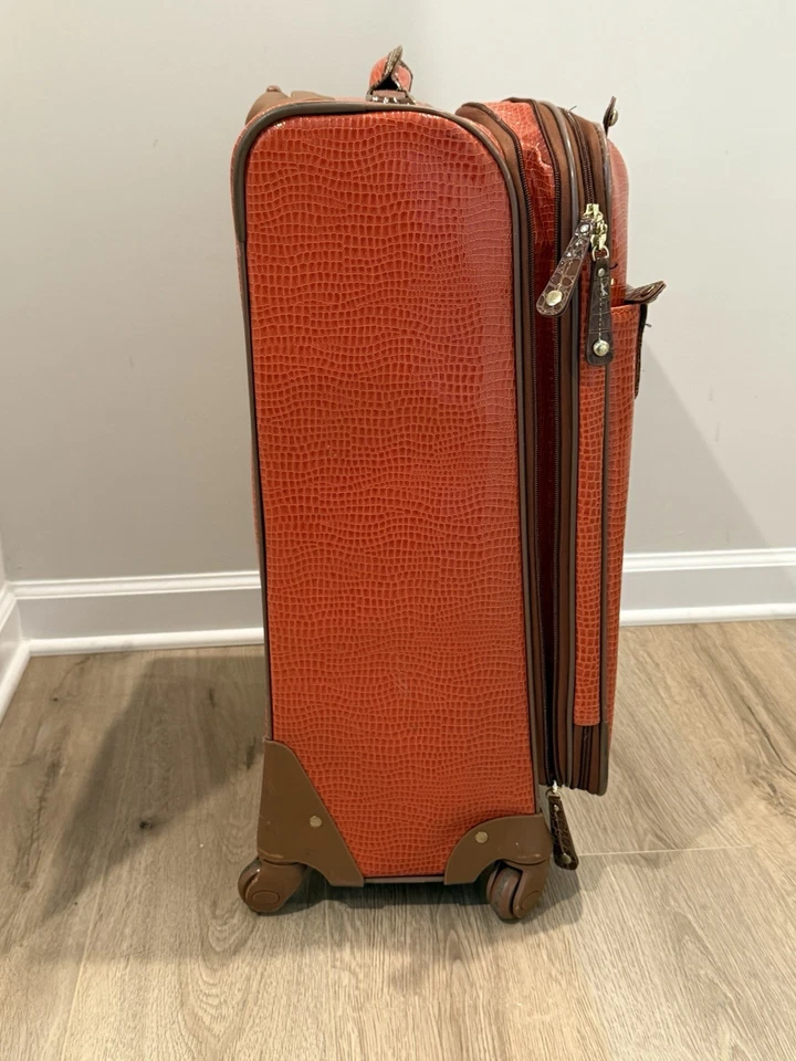 Samantha Brown 21" Carry On Roller Bag Luggage Spinner Orange Brown Faux Croc Foto 4 de 4