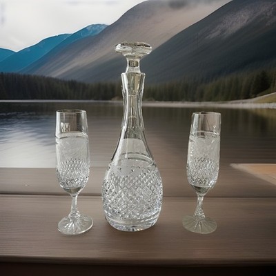 Galway Irish Crystal Claddagh Decanter & 2 Champagne Flutes Set Cut Glass